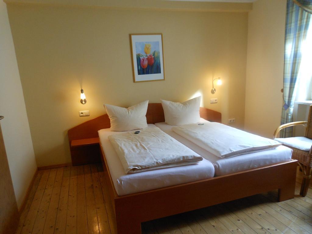 Wein- Und Gaestehaus M. Bai Mesenich Chambre photo